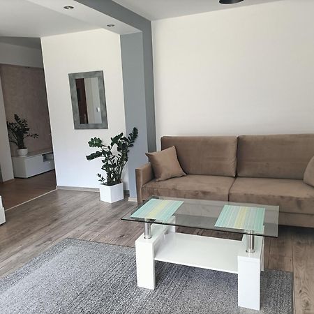 Apartament Blekit Nieba 蒂科钦 外观 照片